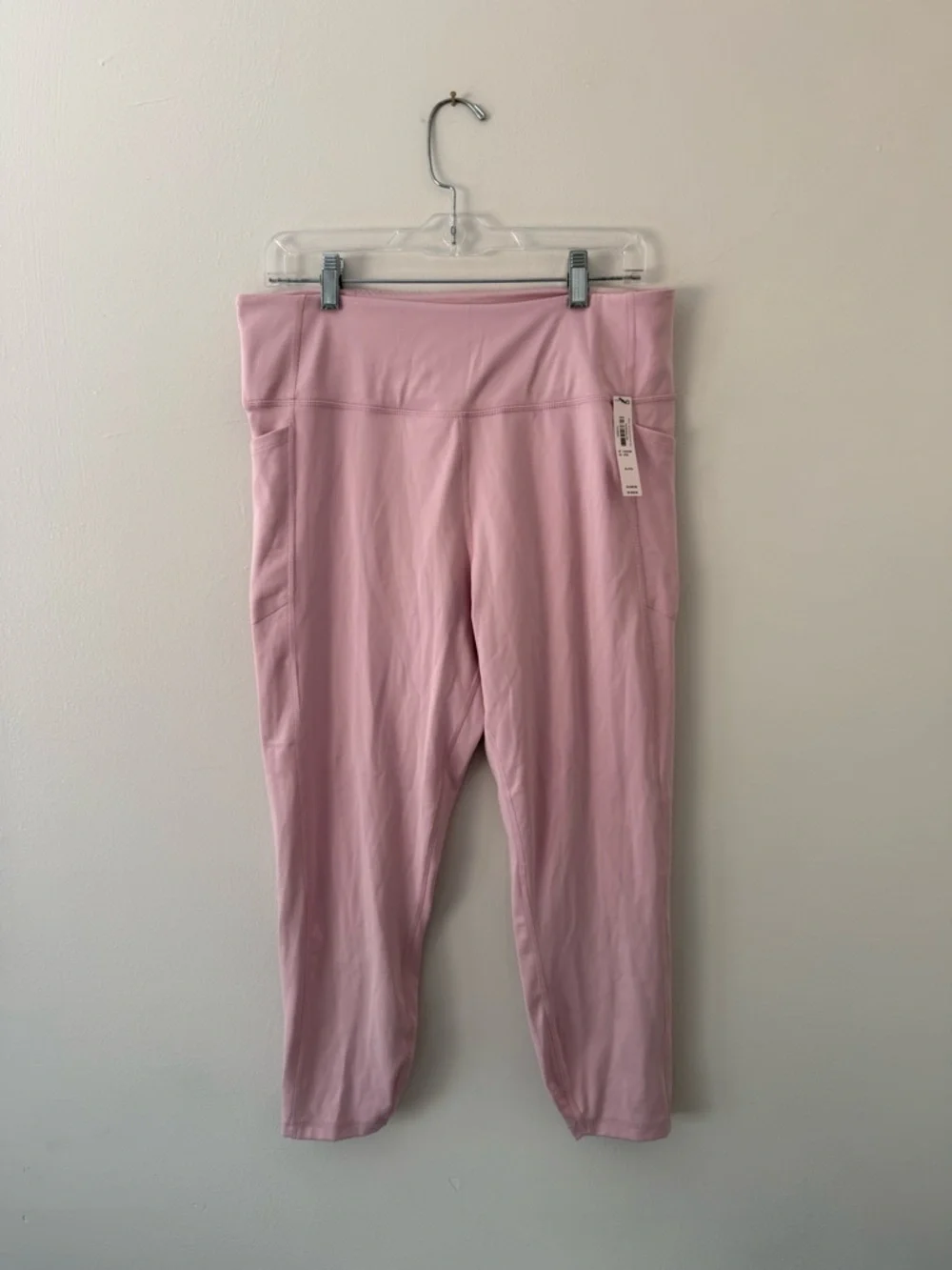 Victoria's Secret VSX Essential
High Rise Pocket Legging Sz XL
Chalk Rose - NWT - Picture 12 of 14